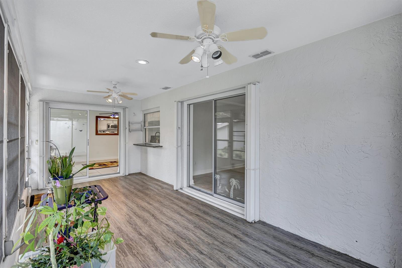 Listing photo id 29 for 1735 Aberdeen Court