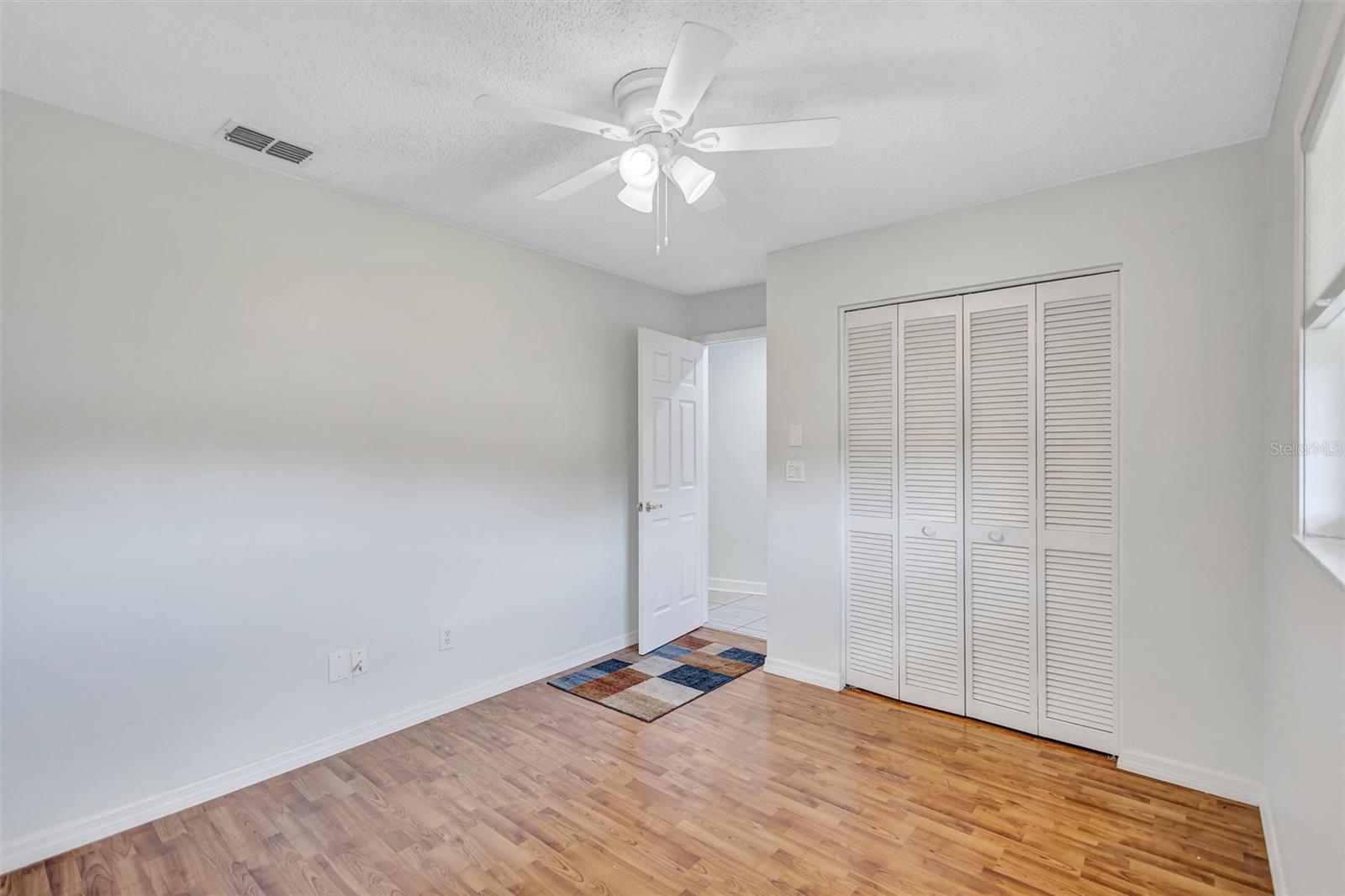 Listing photo id 31 for 1735 Aberdeen Court