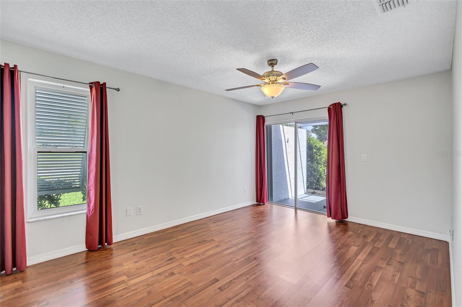 Listing photo id 32 for 1735 Aberdeen Court