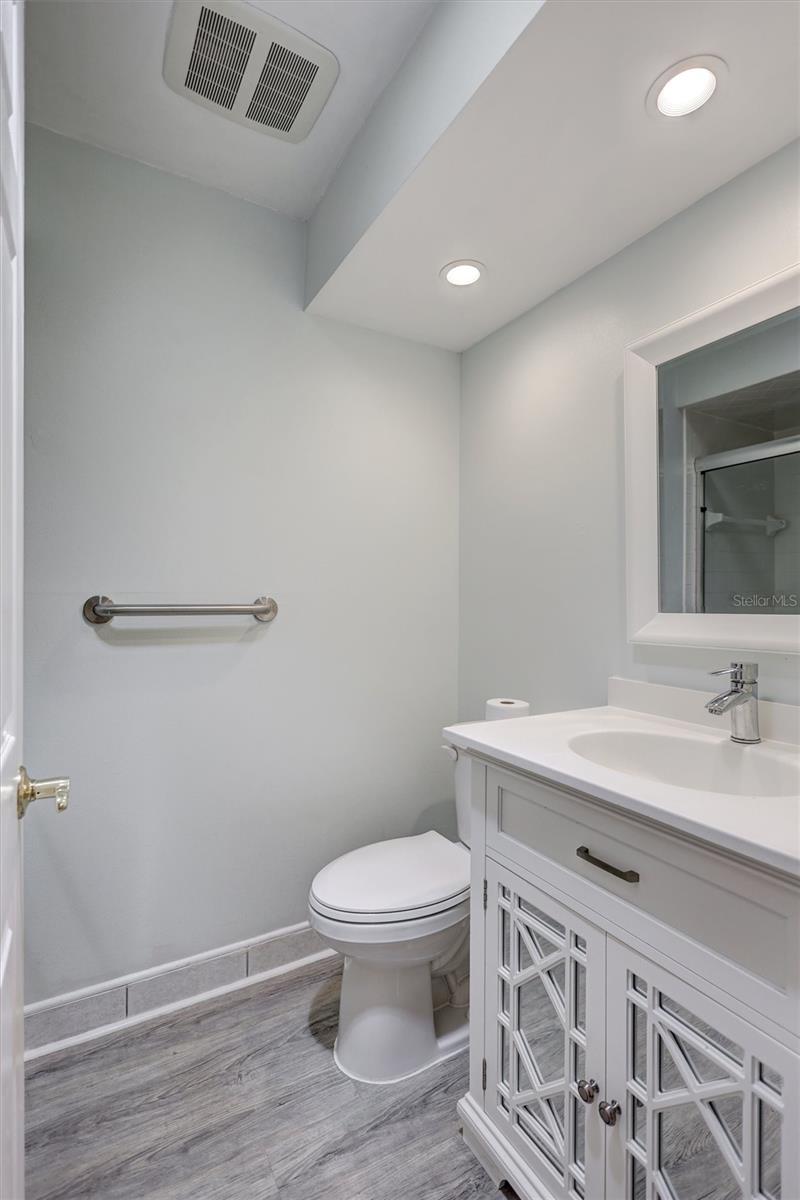 Listing photo id 35 for 1735 Aberdeen Court