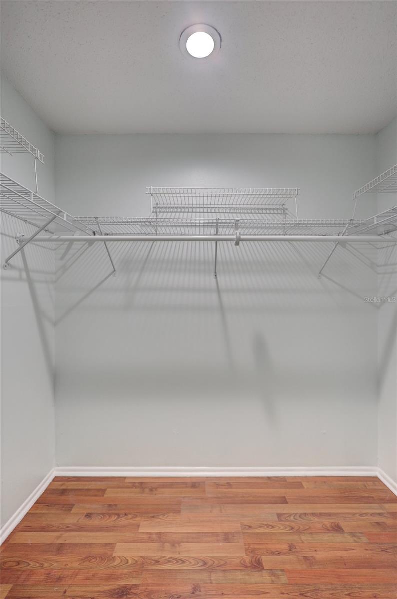 Listing photo id 37 for 1735 Aberdeen Court