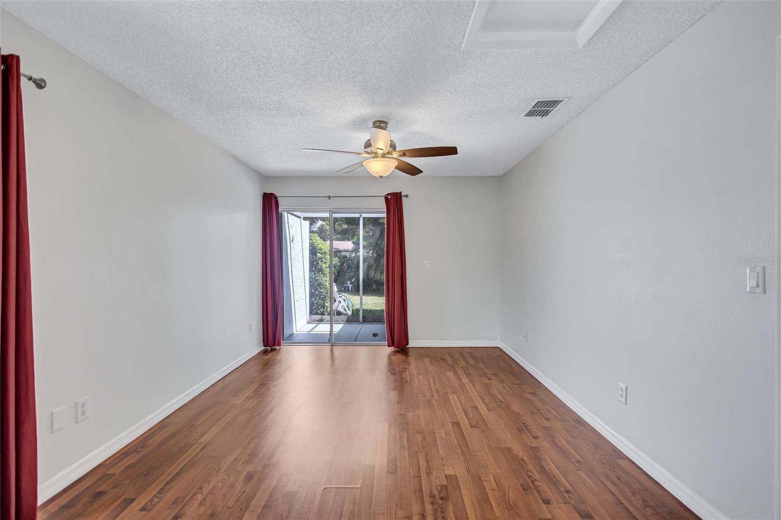 Listing photo id 38 for 1735 Aberdeen Court