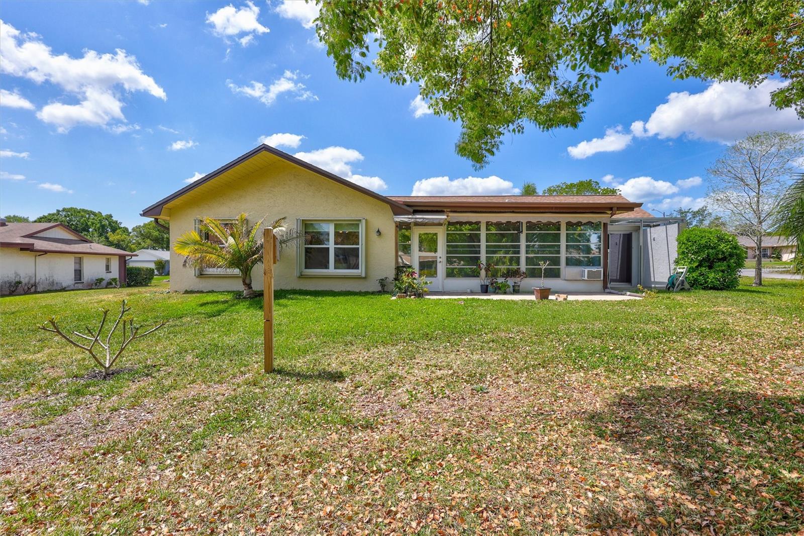 Listing photo id 46 for 1735 Aberdeen Court