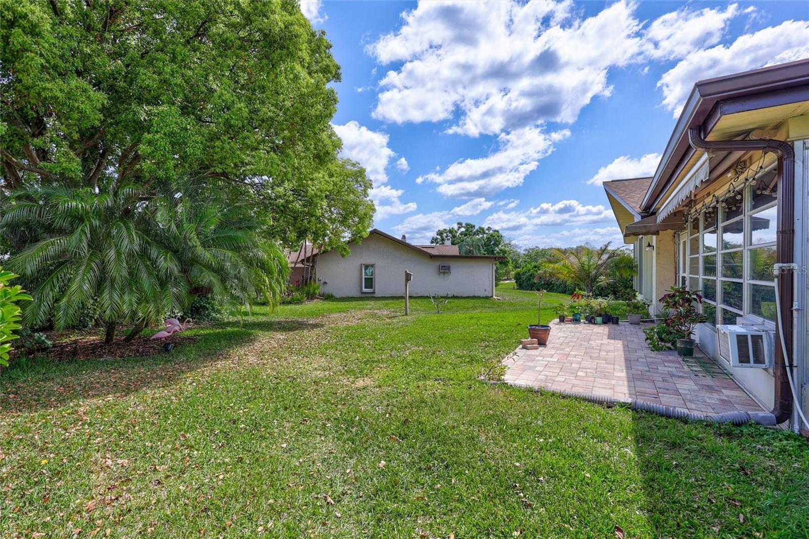 Listing photo id 47 for 1735 Aberdeen Court