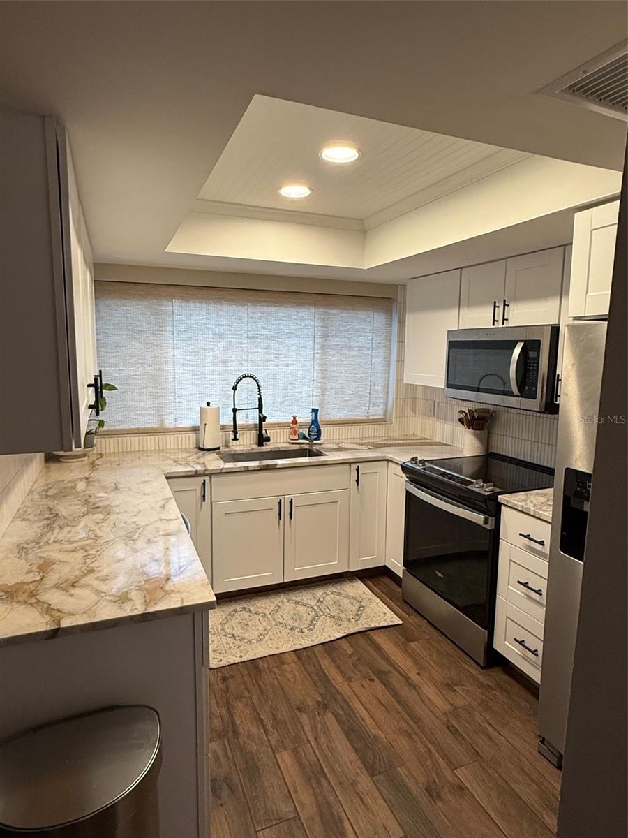 Image 16 of 29 For 6206 Greenleaf Lane