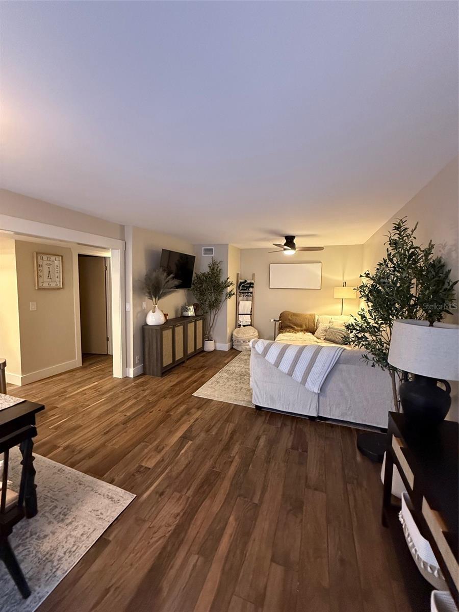 Image 17 of 29 For 6206 Greenleaf Lane