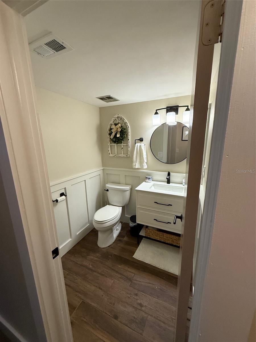 Image 9 of 29 For 6206 Greenleaf Lane