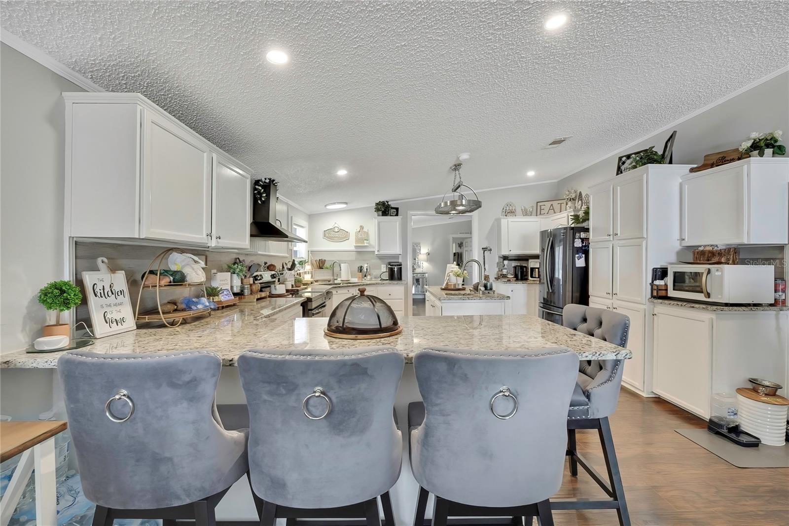 Listing photo id 12 for 6171 Lisa Point