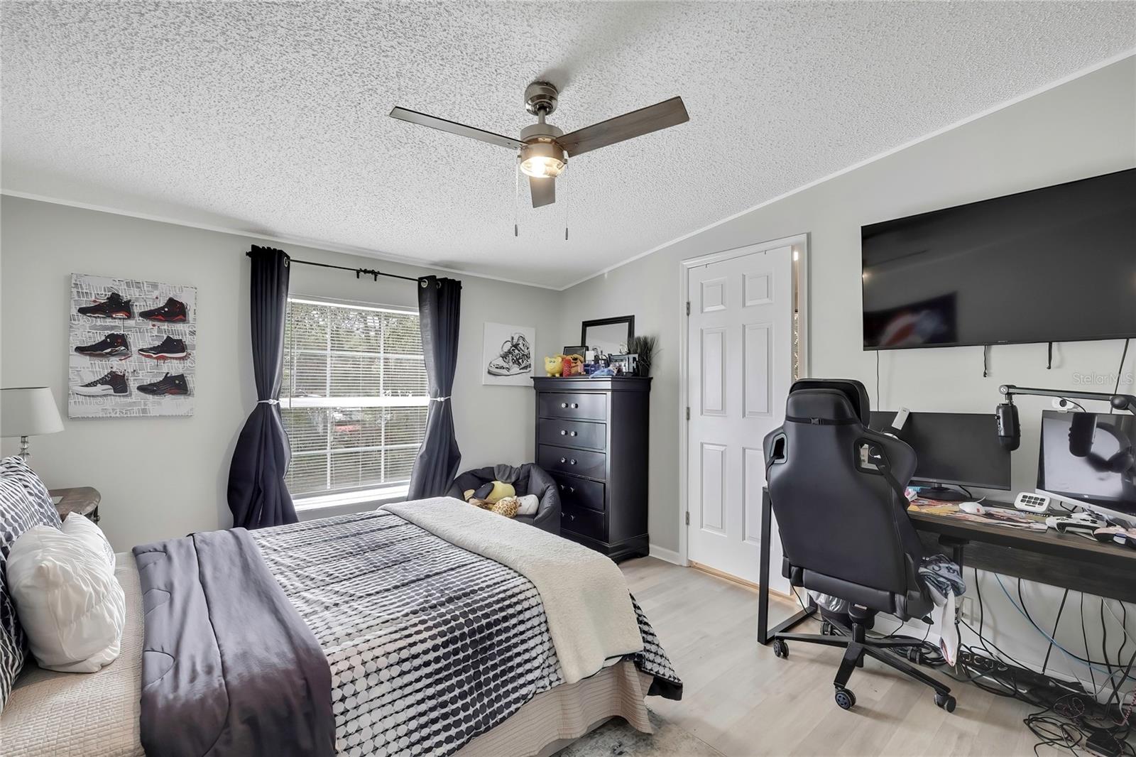 Listing photo id 16 for 6171 Lisa Point