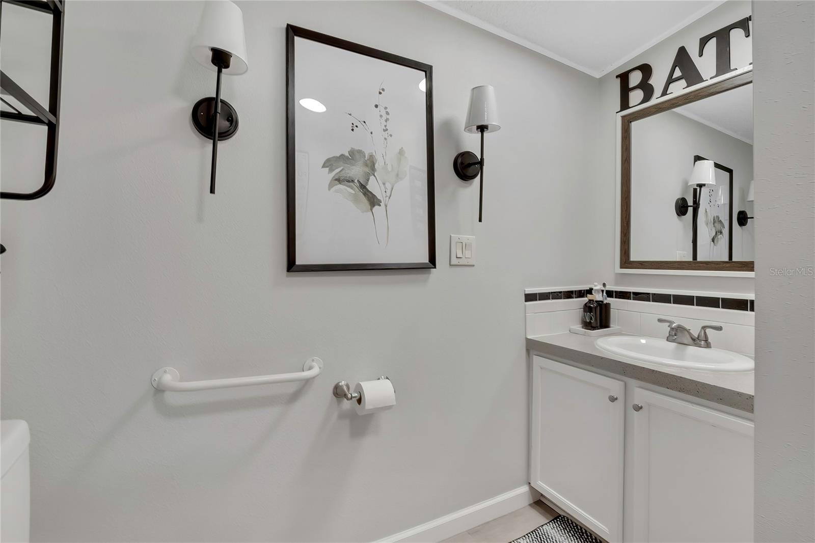 Listing photo id 19 for 6171 Lisa Point