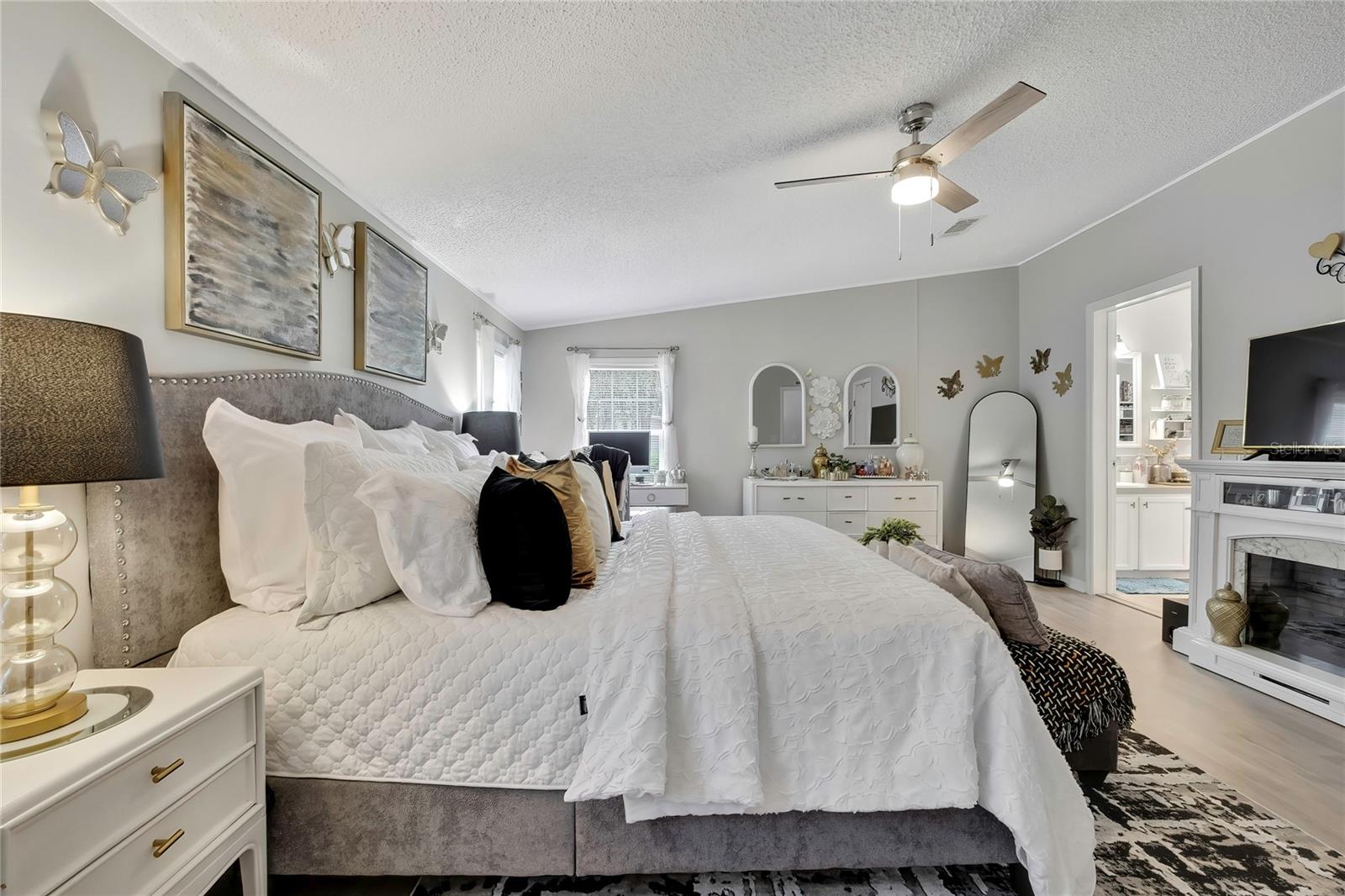 Listing photo id 26 for 6171 Lisa Point