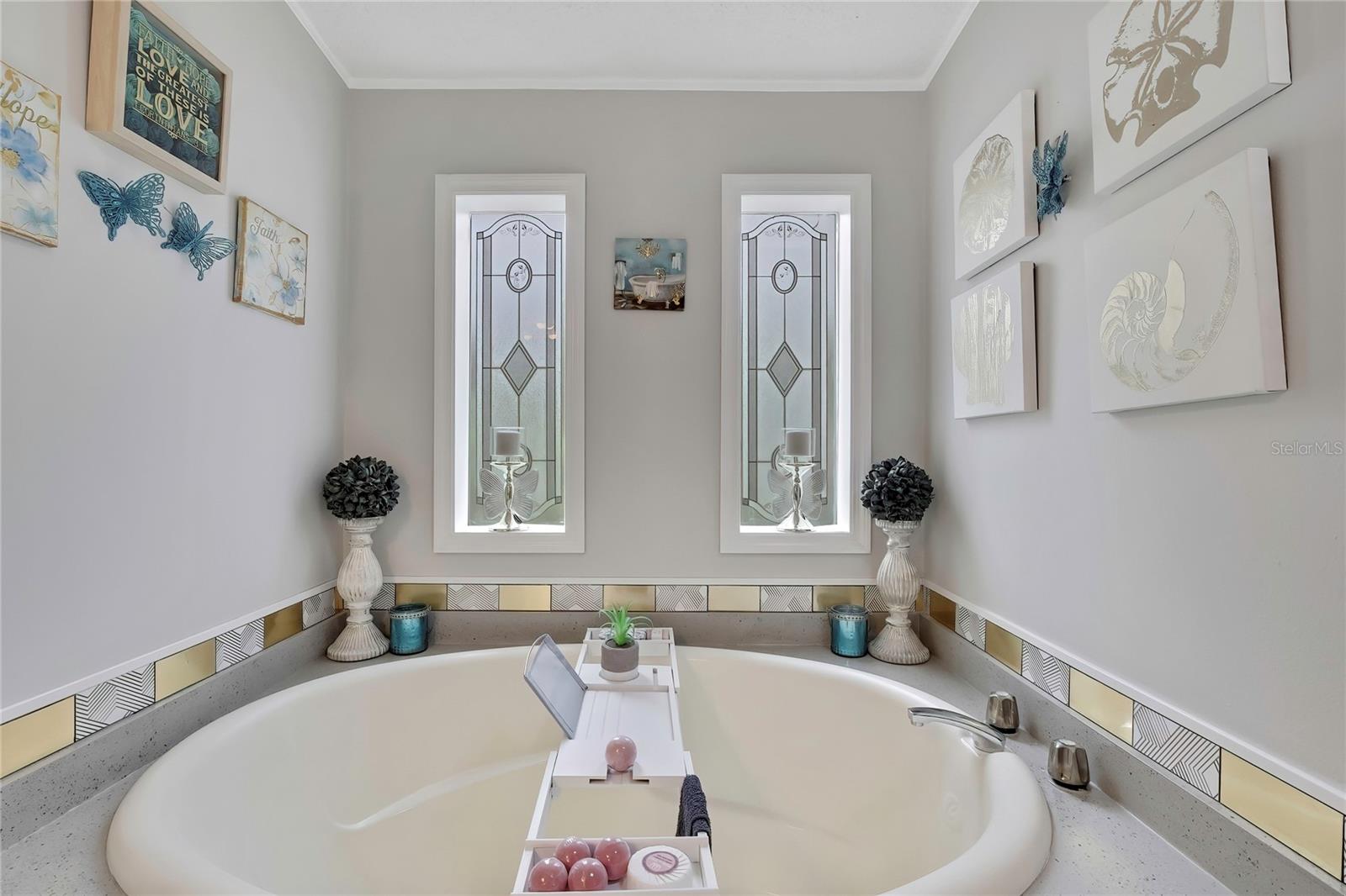 Listing photo id 31 for 6171 Lisa Point