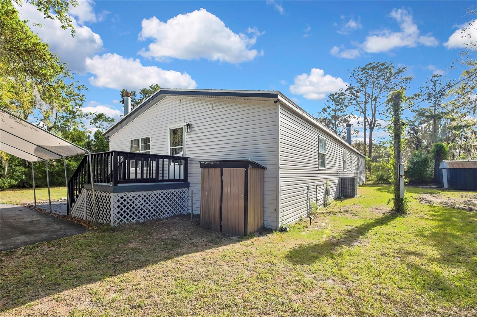 Listing photo id 38 for 6171 Lisa Point