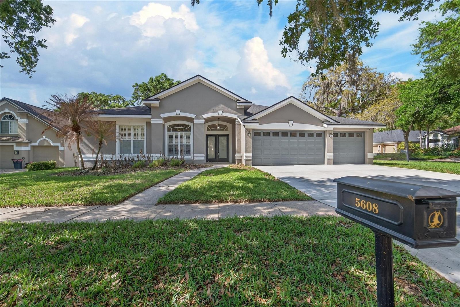 Listing photo id 9 for 5608 Osprey Park Place