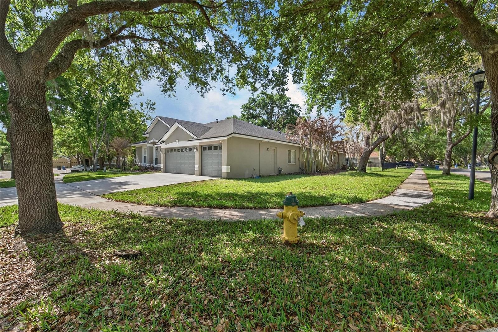 Listing photo id 11 for 5608 Osprey Park Place