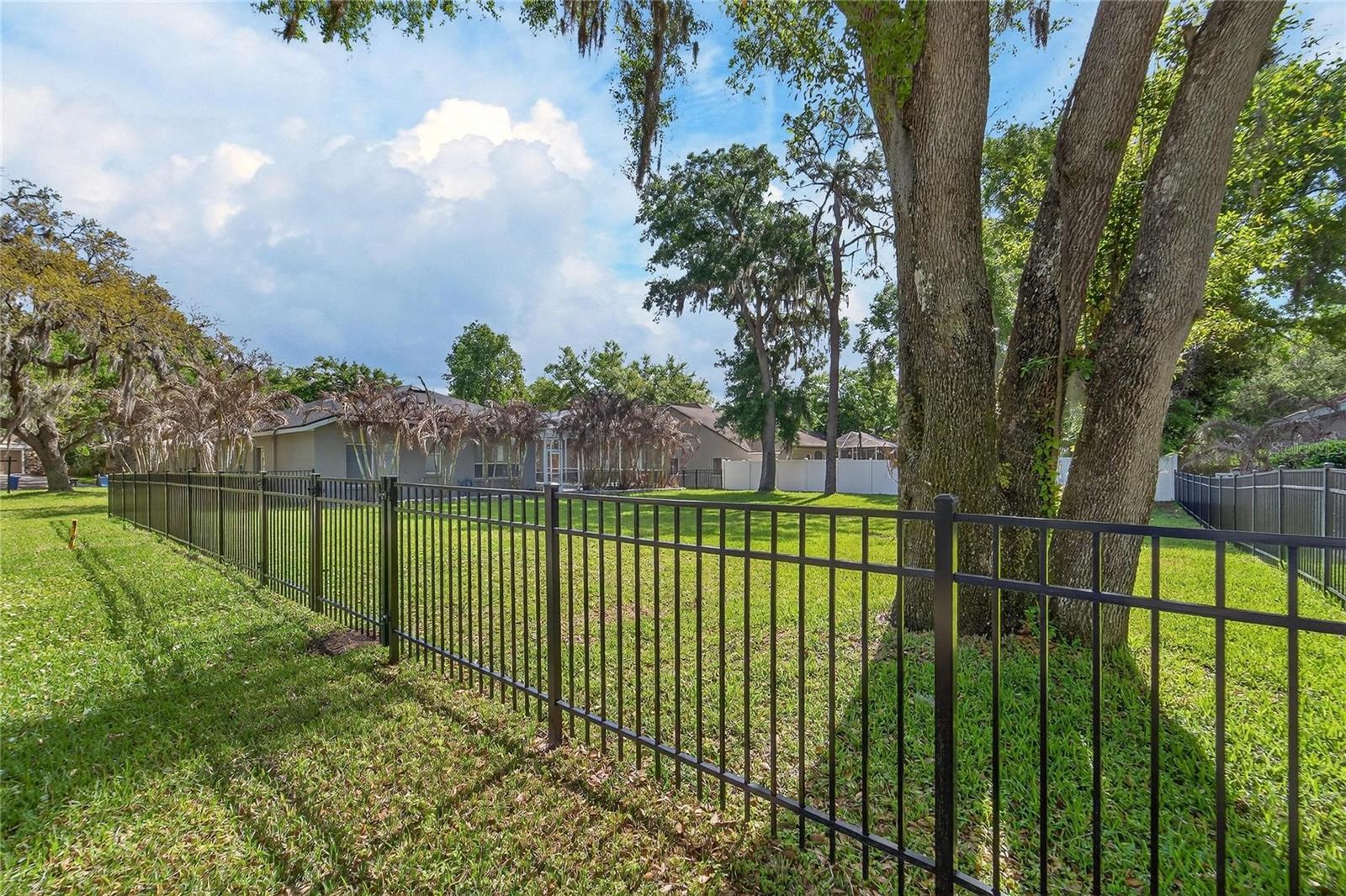 Listing photo id 13 for 5608 Osprey Park Place