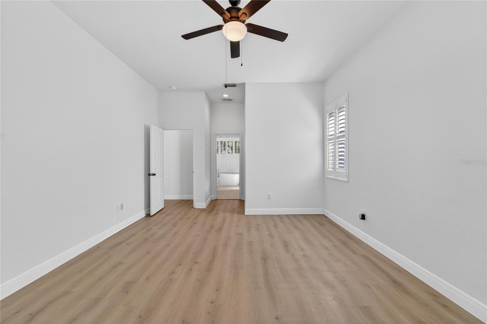 Listing photo id 16 for 5608 Osprey Park Place