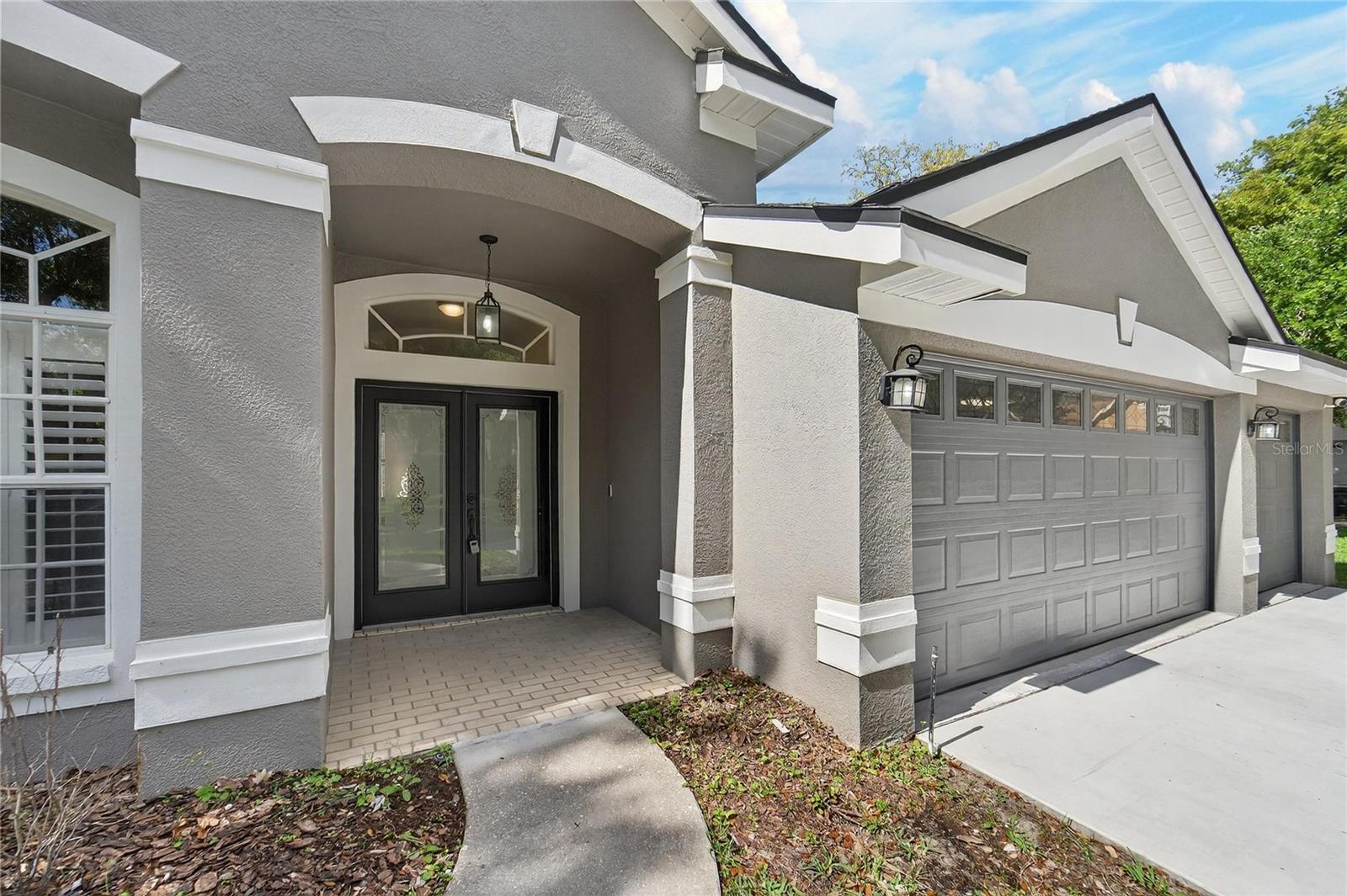 Listing photo id 0 for 5608 Osprey Park Place