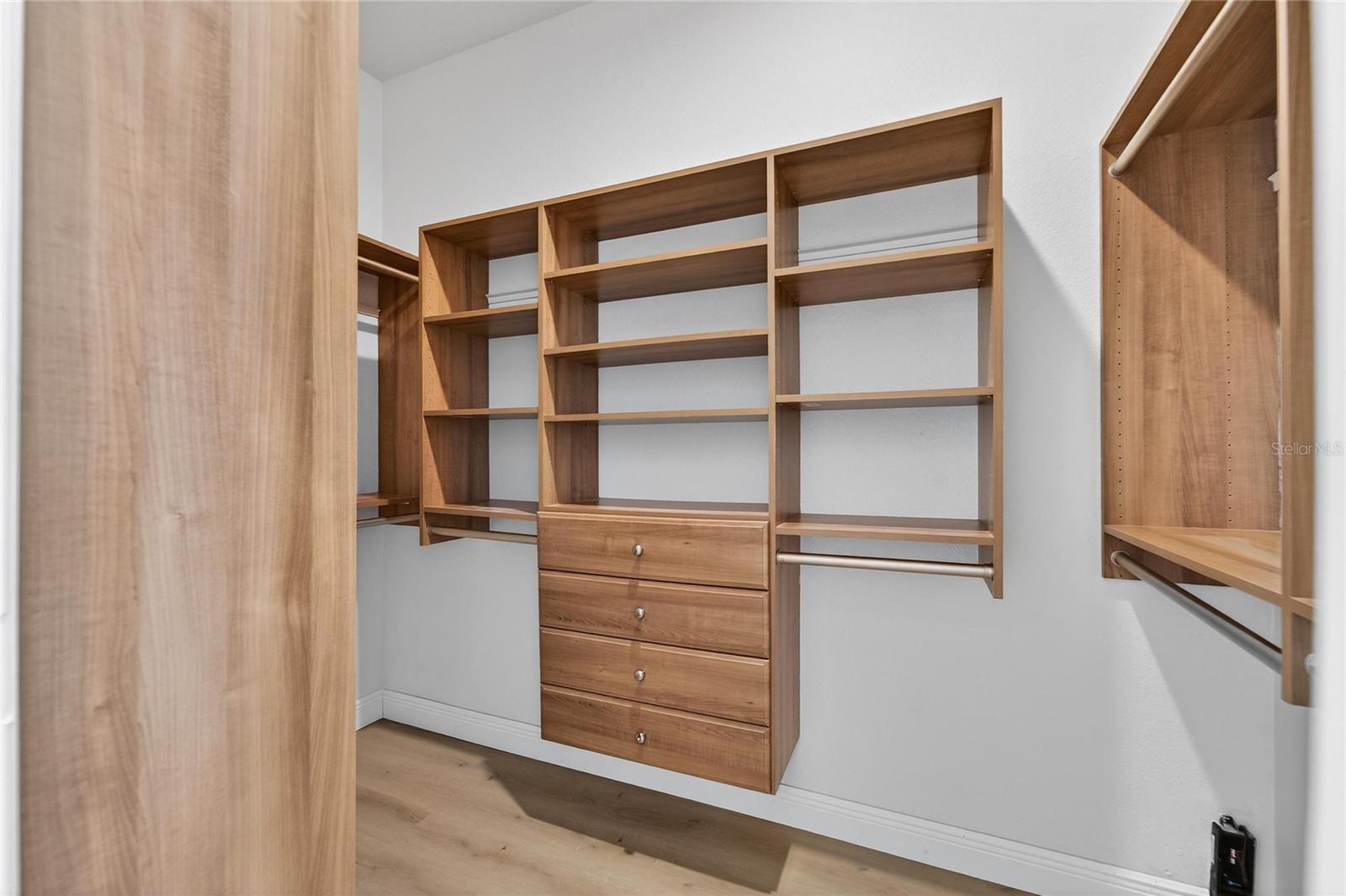 Listing photo id 18 for 5608 Osprey Park Place