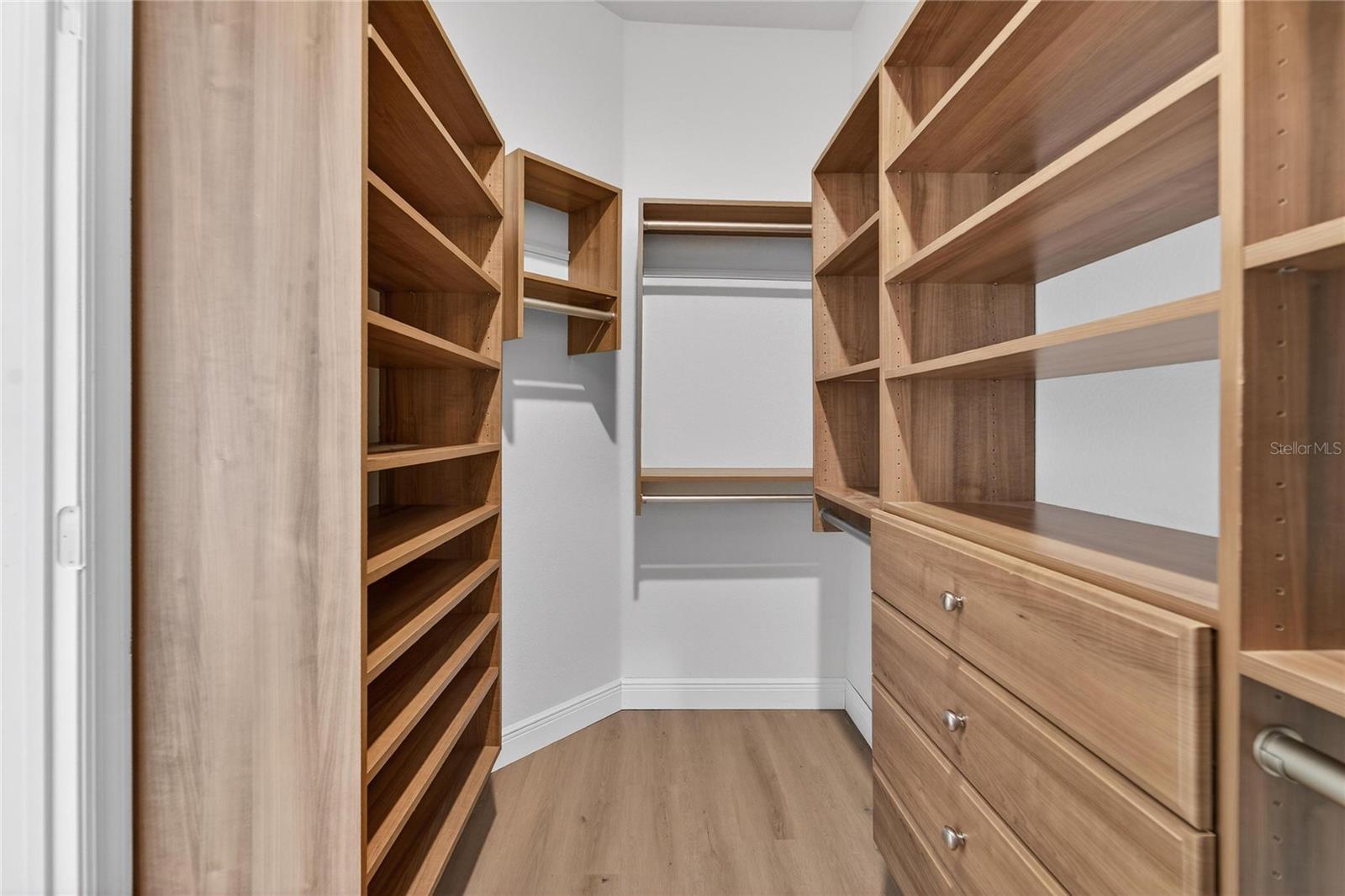 Listing photo id 21 for 5608 Osprey Park Place