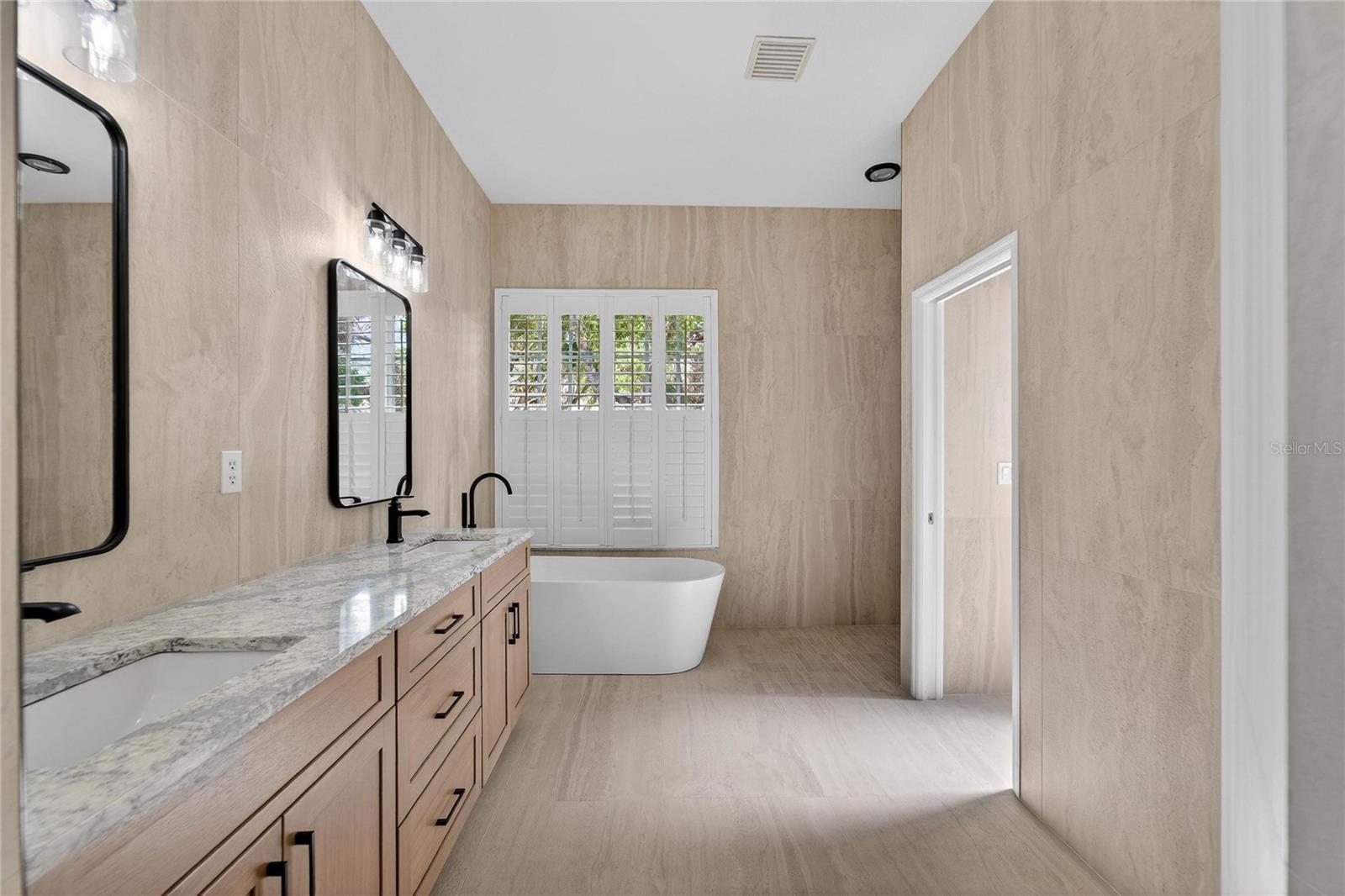 Listing photo id 22 for 5608 Osprey Park Place