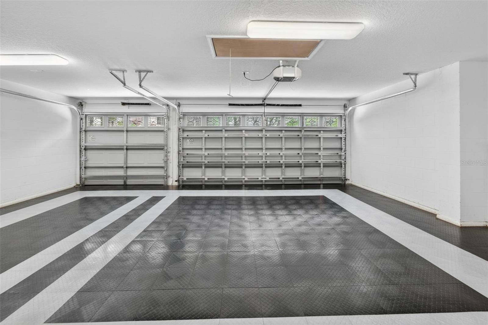 Listing photo id 1 for 5608 Osprey Park Place