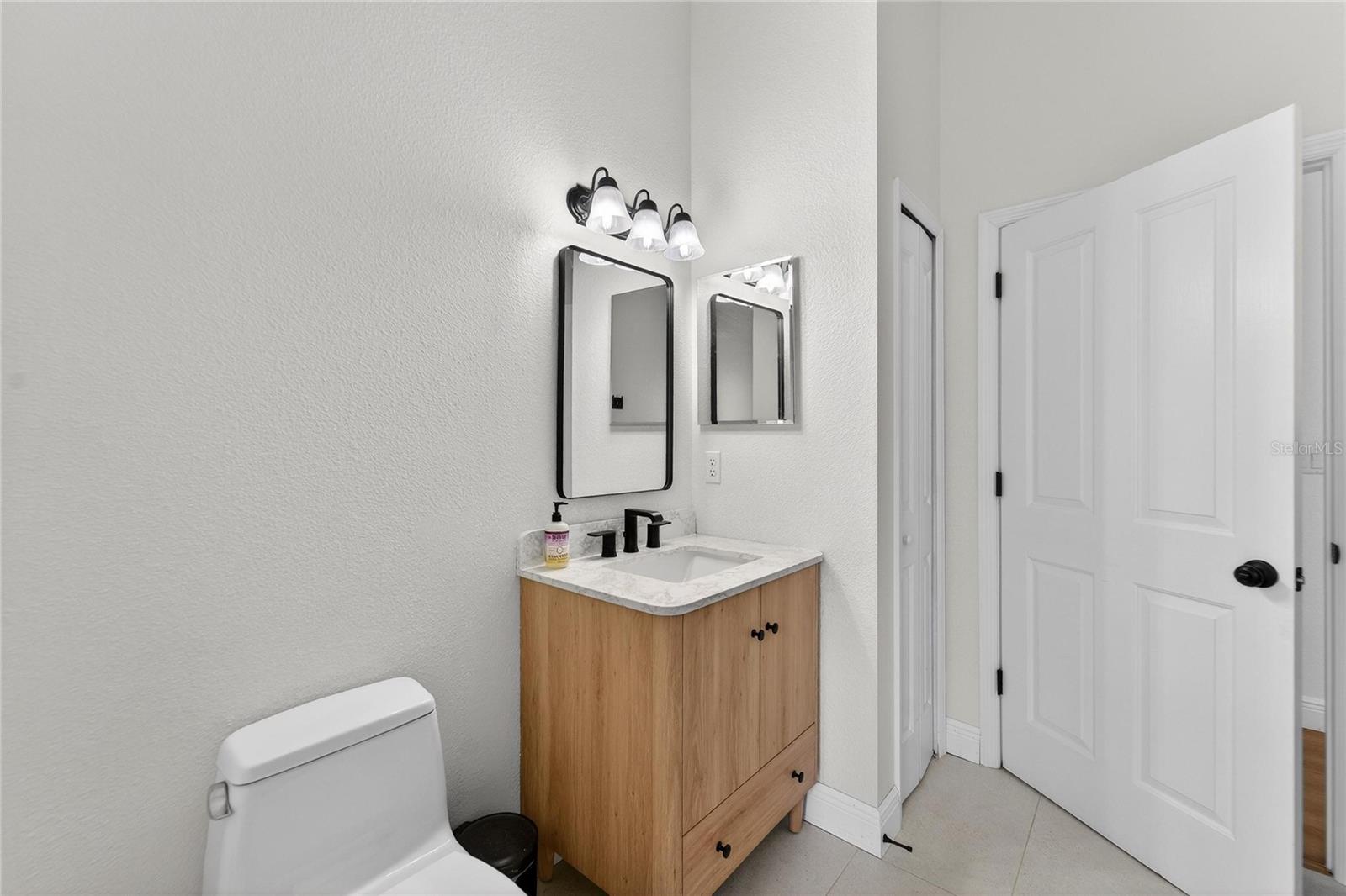 Listing photo id 34 for 5608 Osprey Park Place