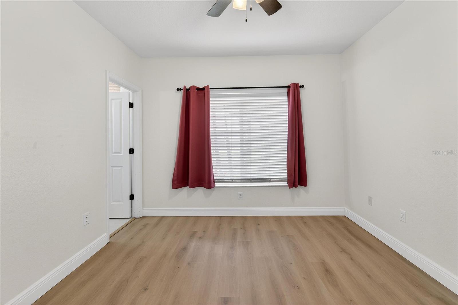 Listing photo id 37 for 5608 Osprey Park Place