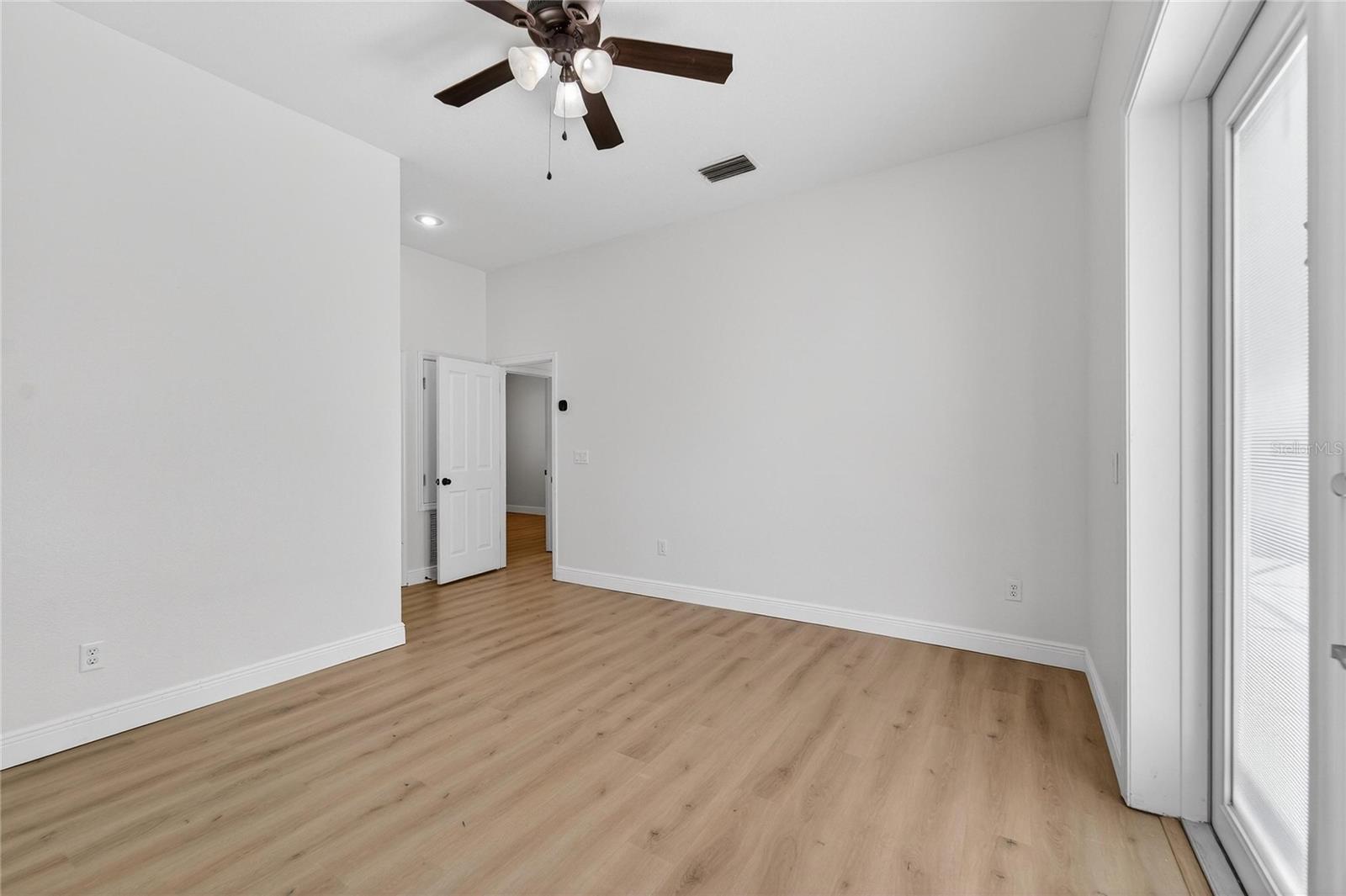 Listing photo id 46 for 5608 Osprey Park Place