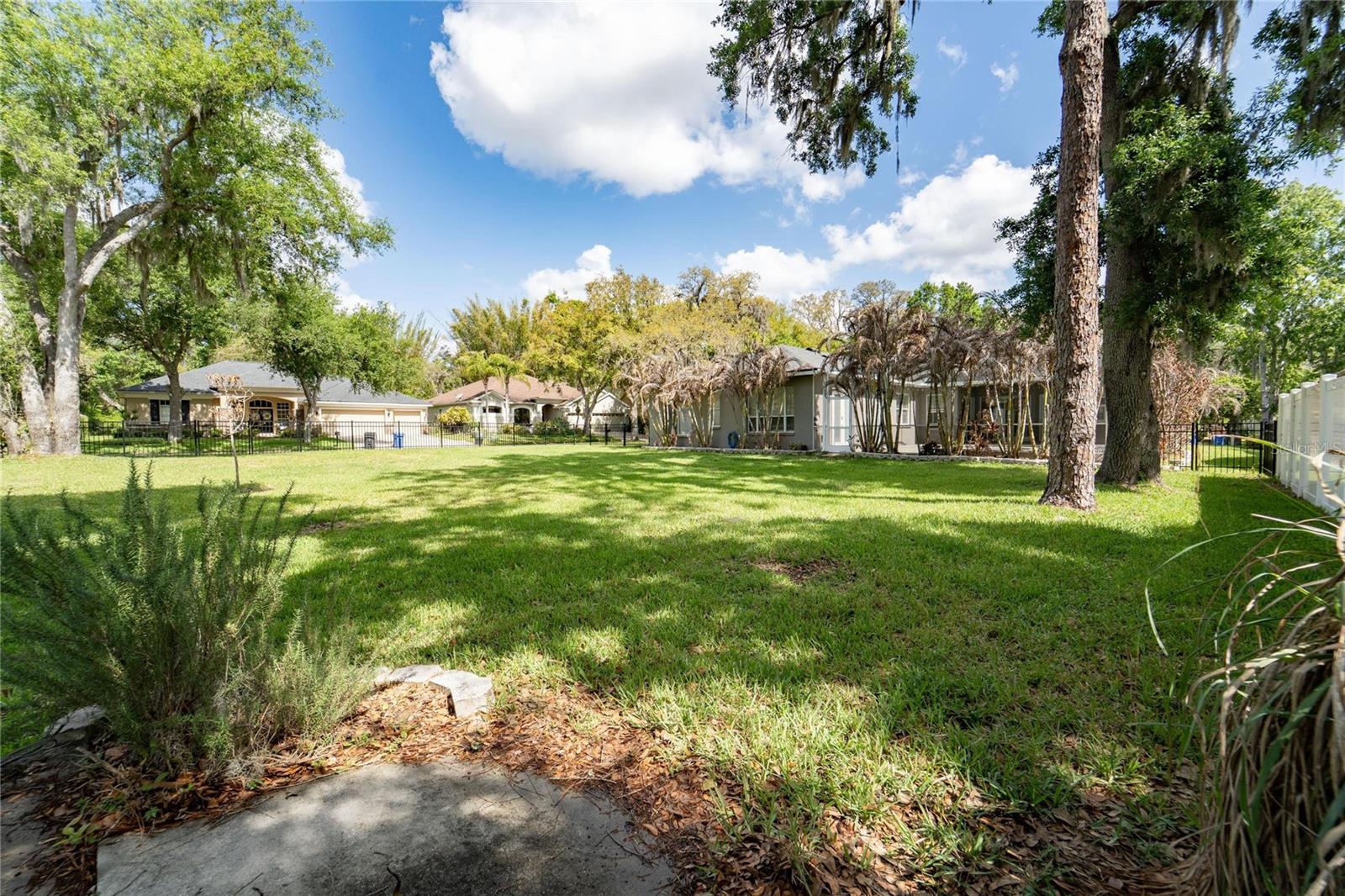 Listing photo id 3 for 5608 Osprey Park Place