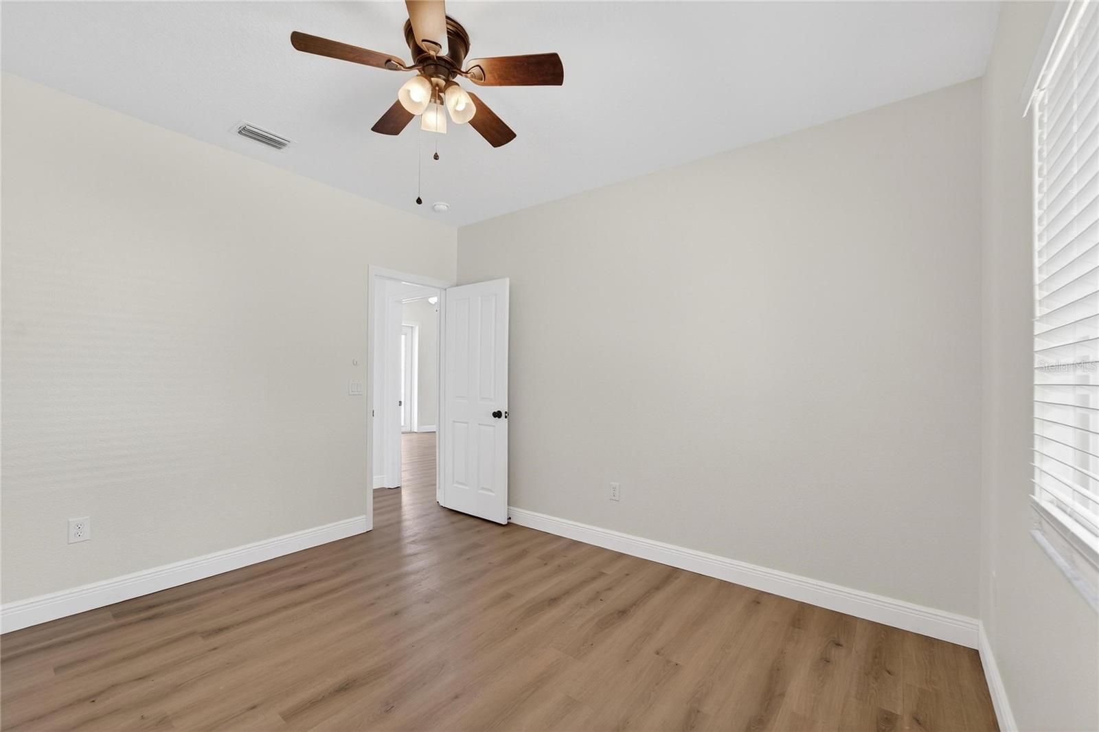 Listing photo id 51 for 5608 Osprey Park Place