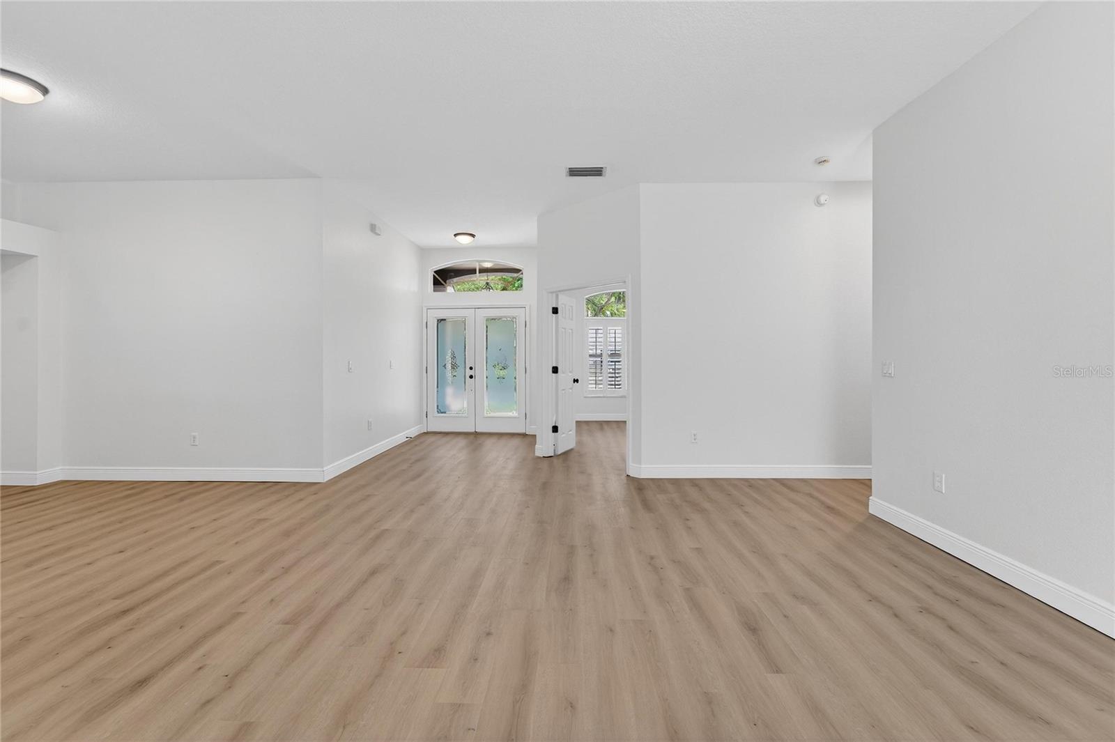 Listing photo id 52 for 5608 Osprey Park Place