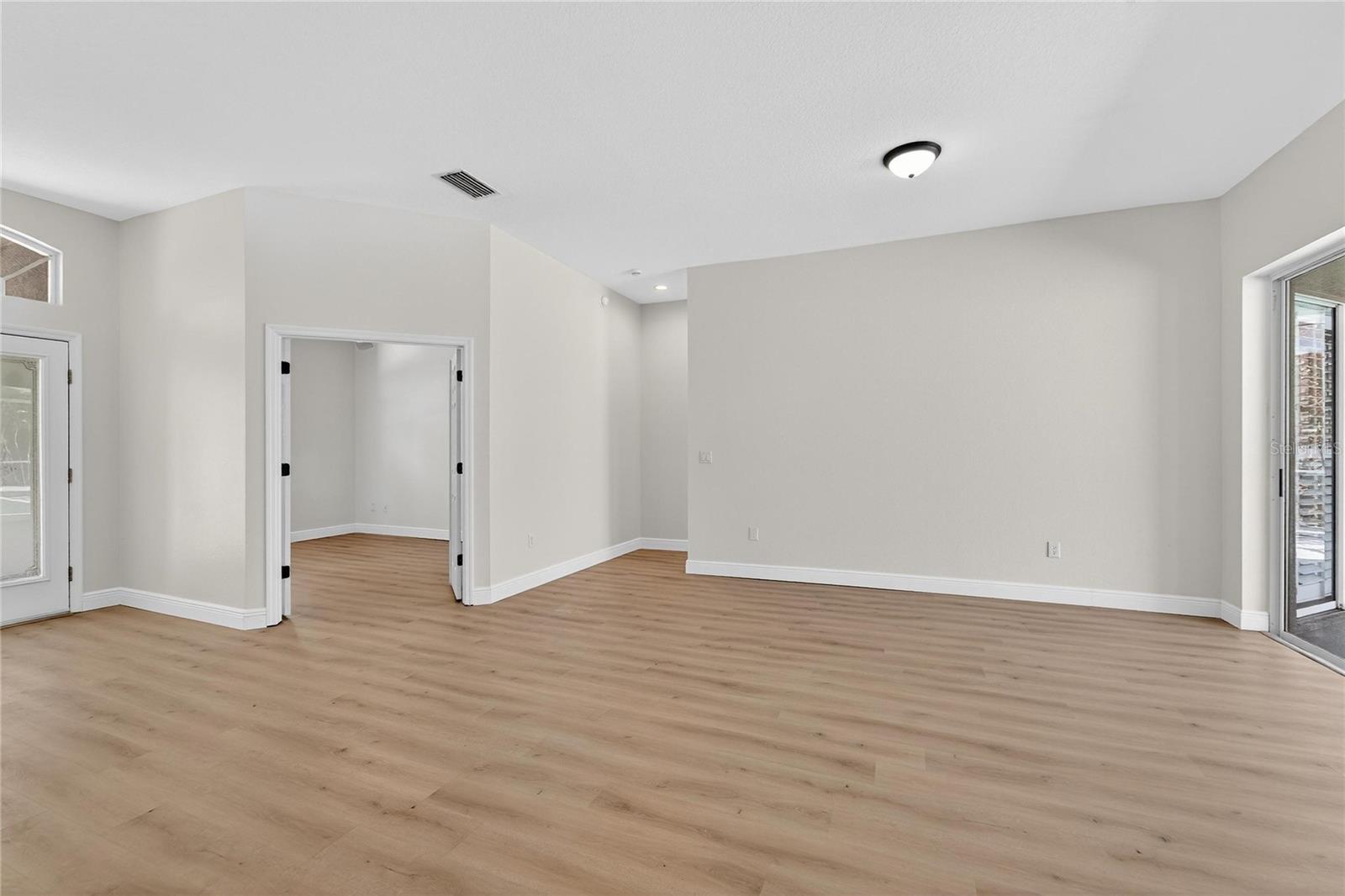 Listing photo id 54 for 5608 Osprey Park Place