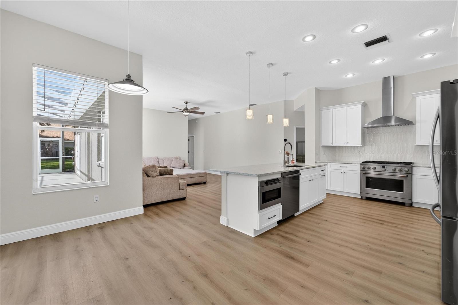 Listing photo id 55 for 5608 Osprey Park Place