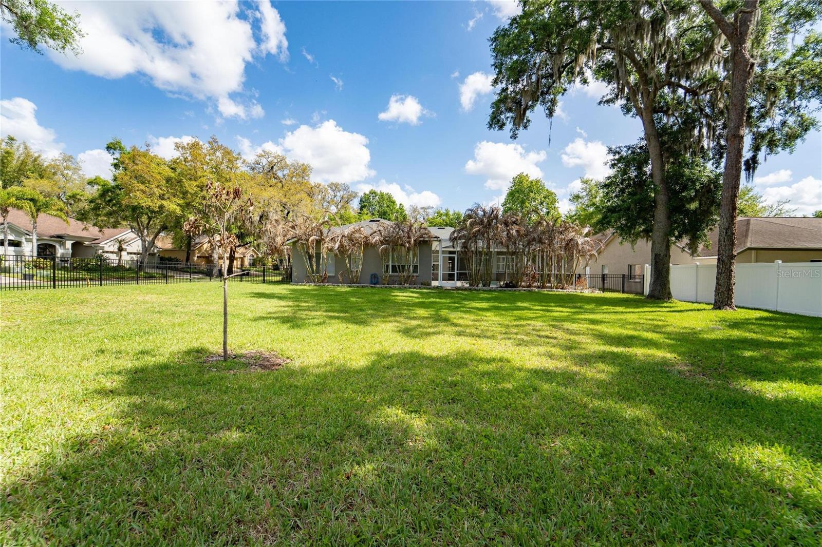 Listing photo id 4 for 5608 Osprey Park Place