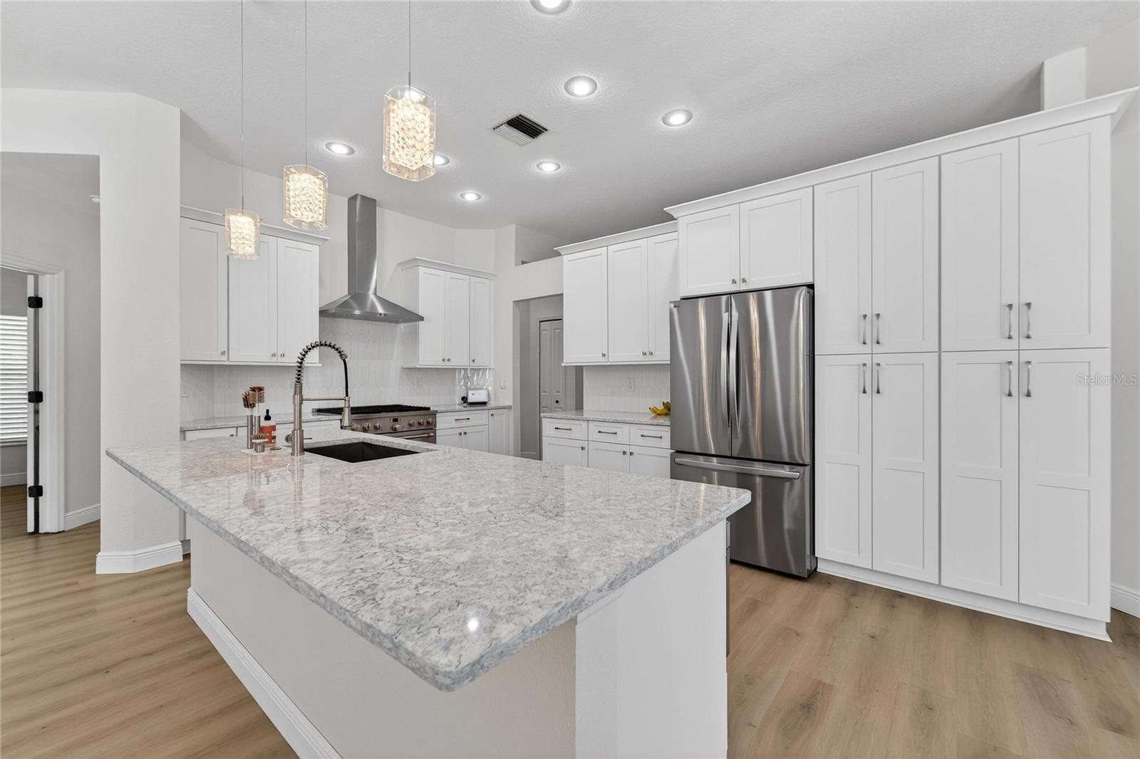 Listing photo id 58 for 5608 Osprey Park Place