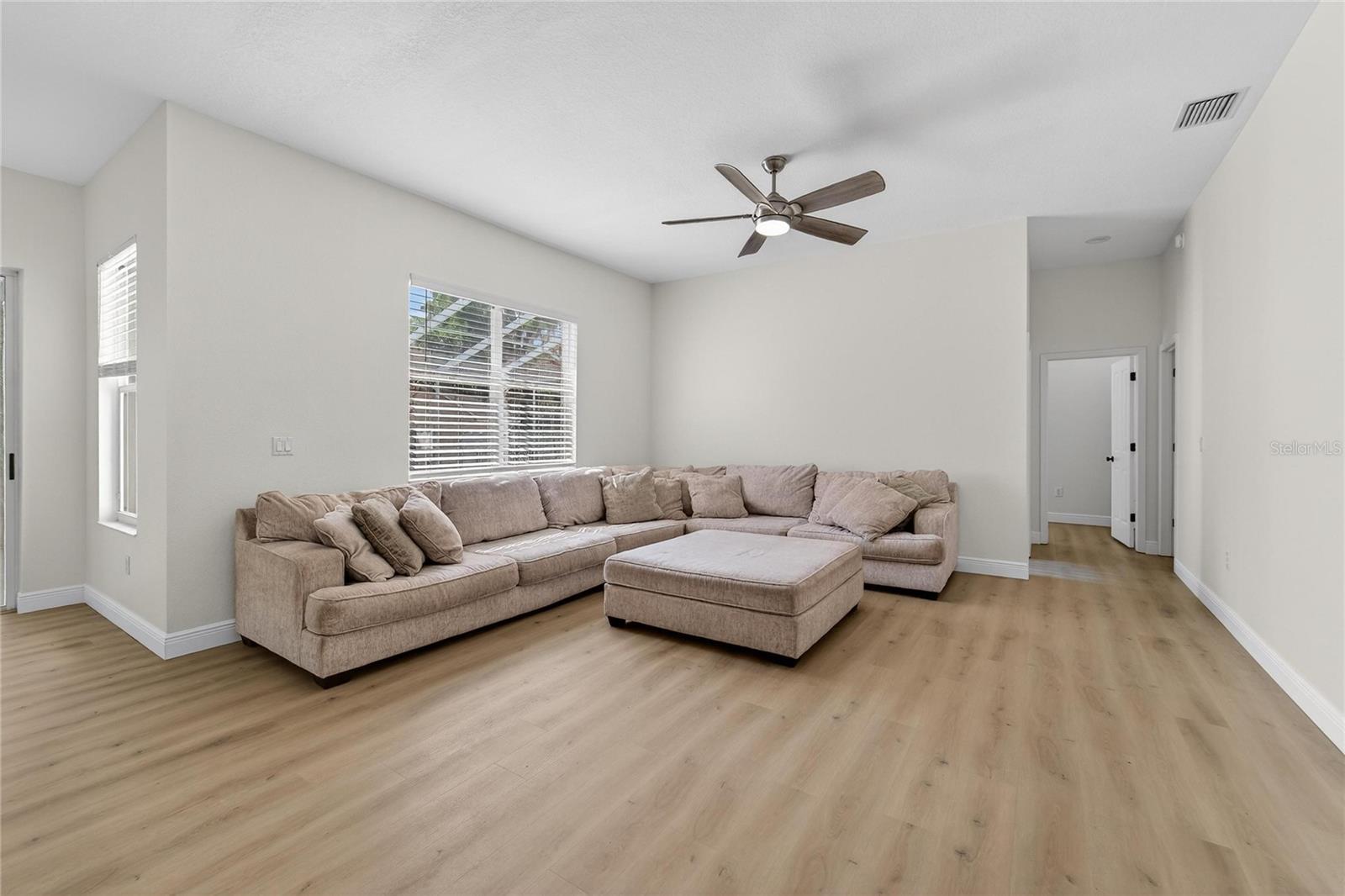 Listing photo id 66 for 5608 Osprey Park Place