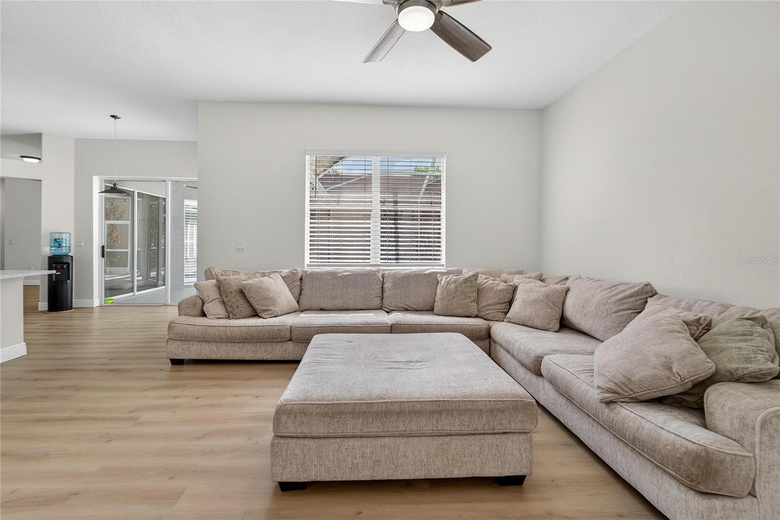 Listing photo id 67 for 5608 Osprey Park Place