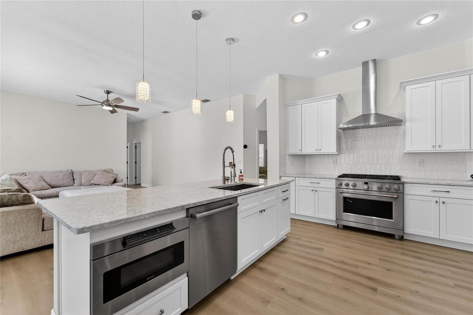 Listing photo id 71 for 5608 Osprey Park Place