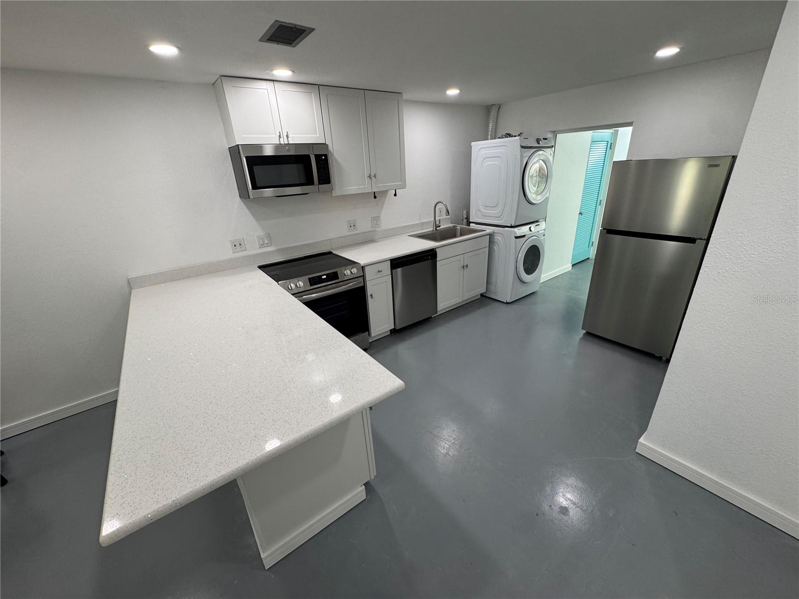 Image 4 of 28 For 5720 13th Avenue N 106b