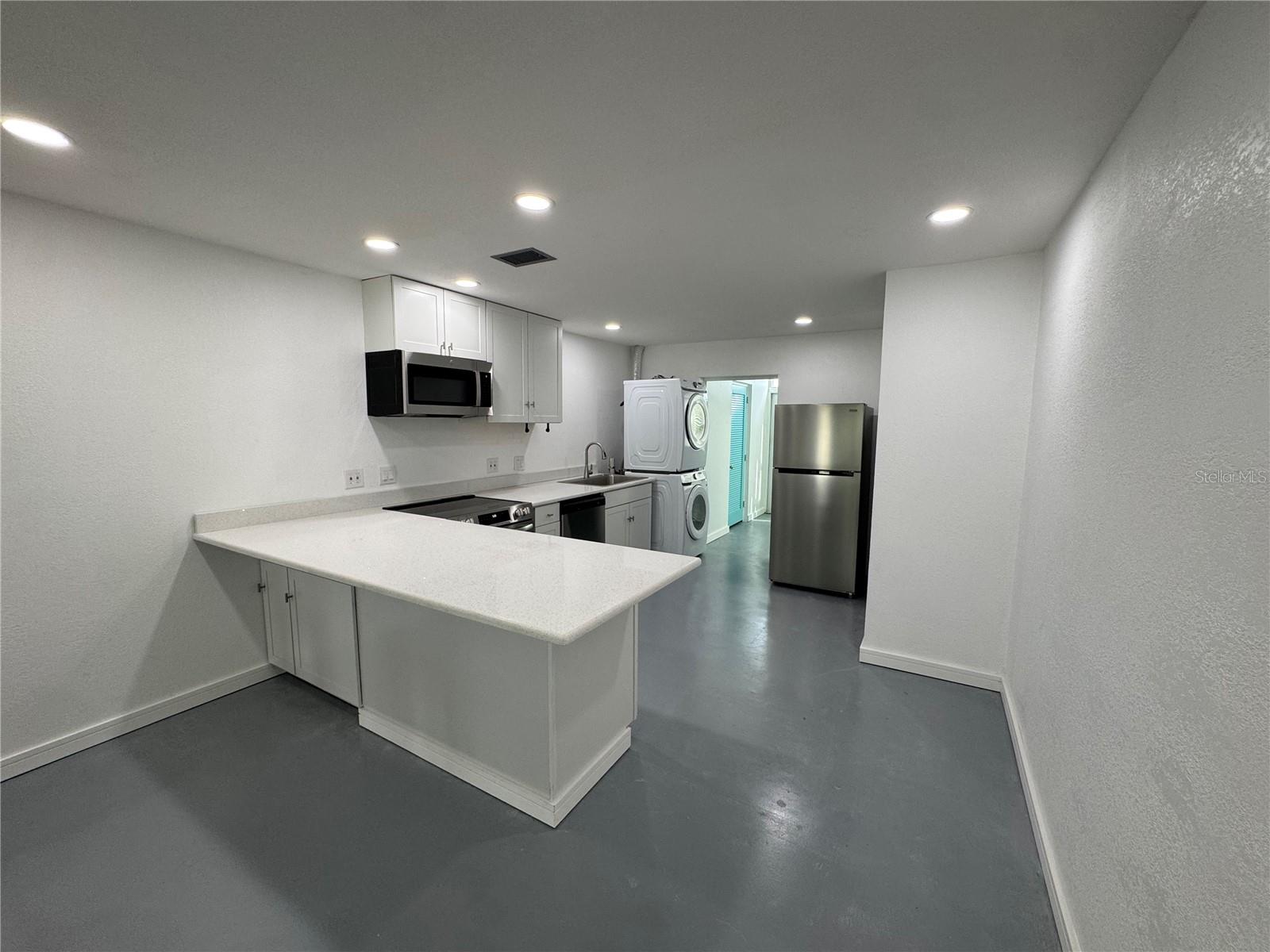 Image 5 of 28 For 5720 13th Avenue N 106b