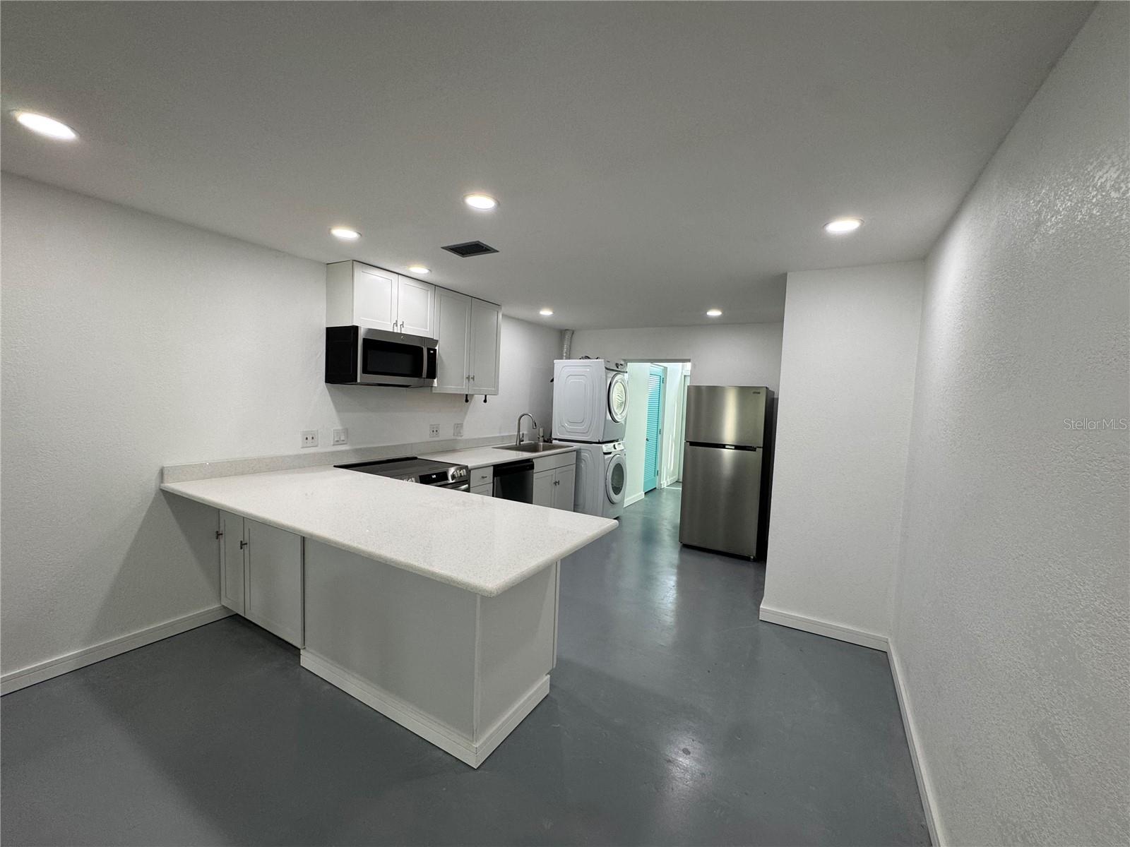 Image 6 of 28 For 5720 13th Avenue N 106b