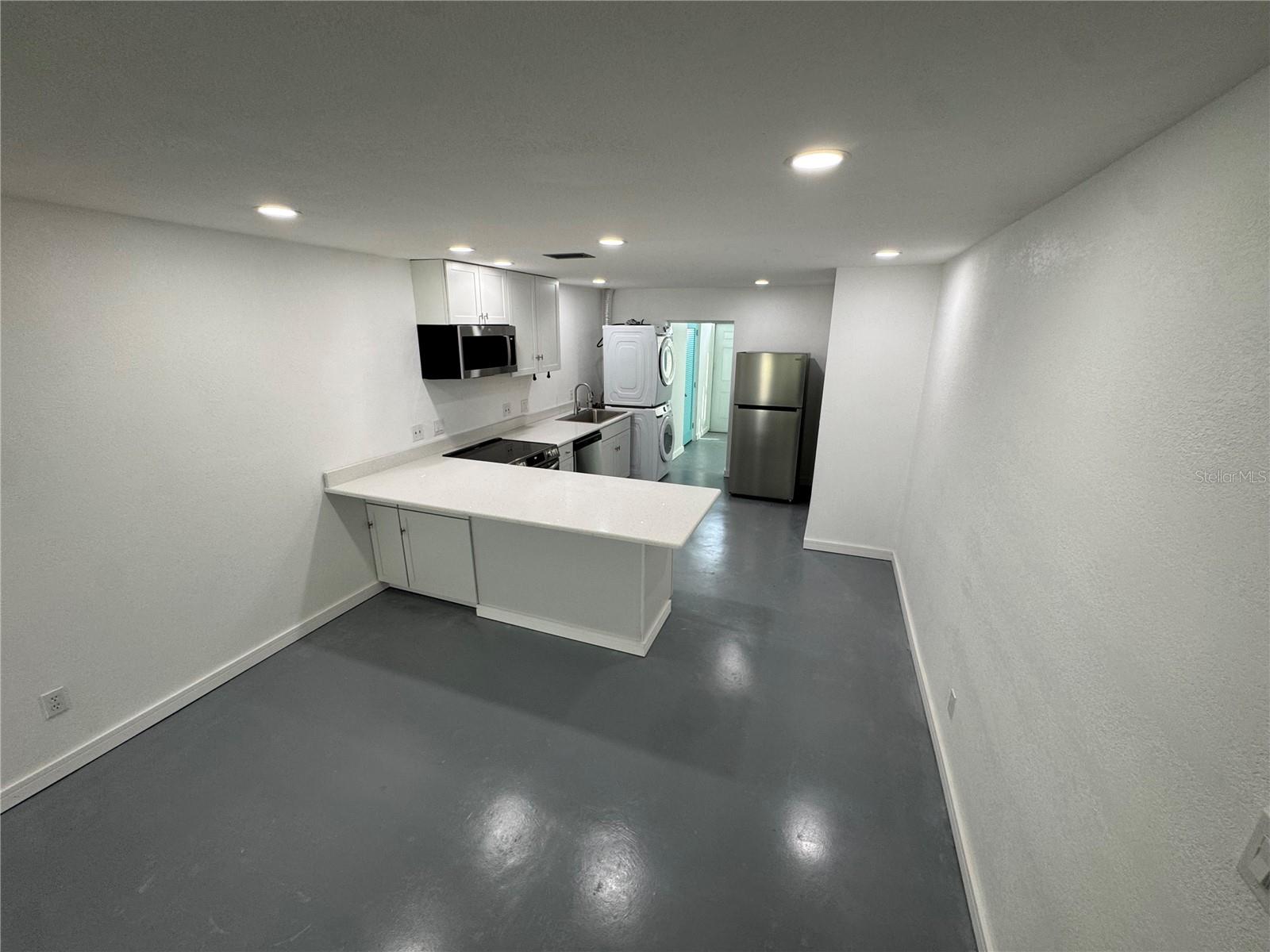 Image 7 of 28 For 5720 13th Avenue N 106b