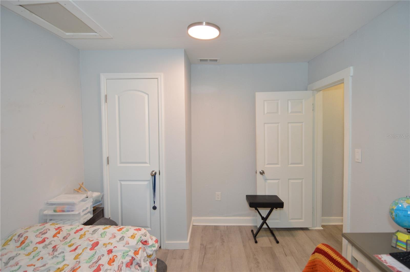 Image 18 of 49 For 2852 60th Avenue N