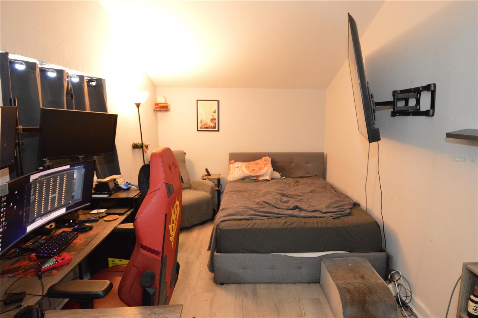 Image 32 of 49 For 2852 60th Avenue N