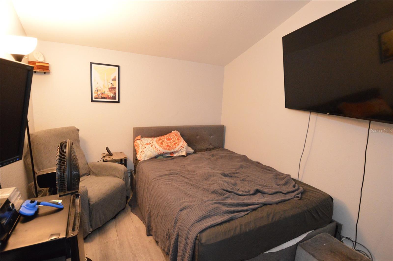 Image 33 of 49 For 2852 60th Avenue N