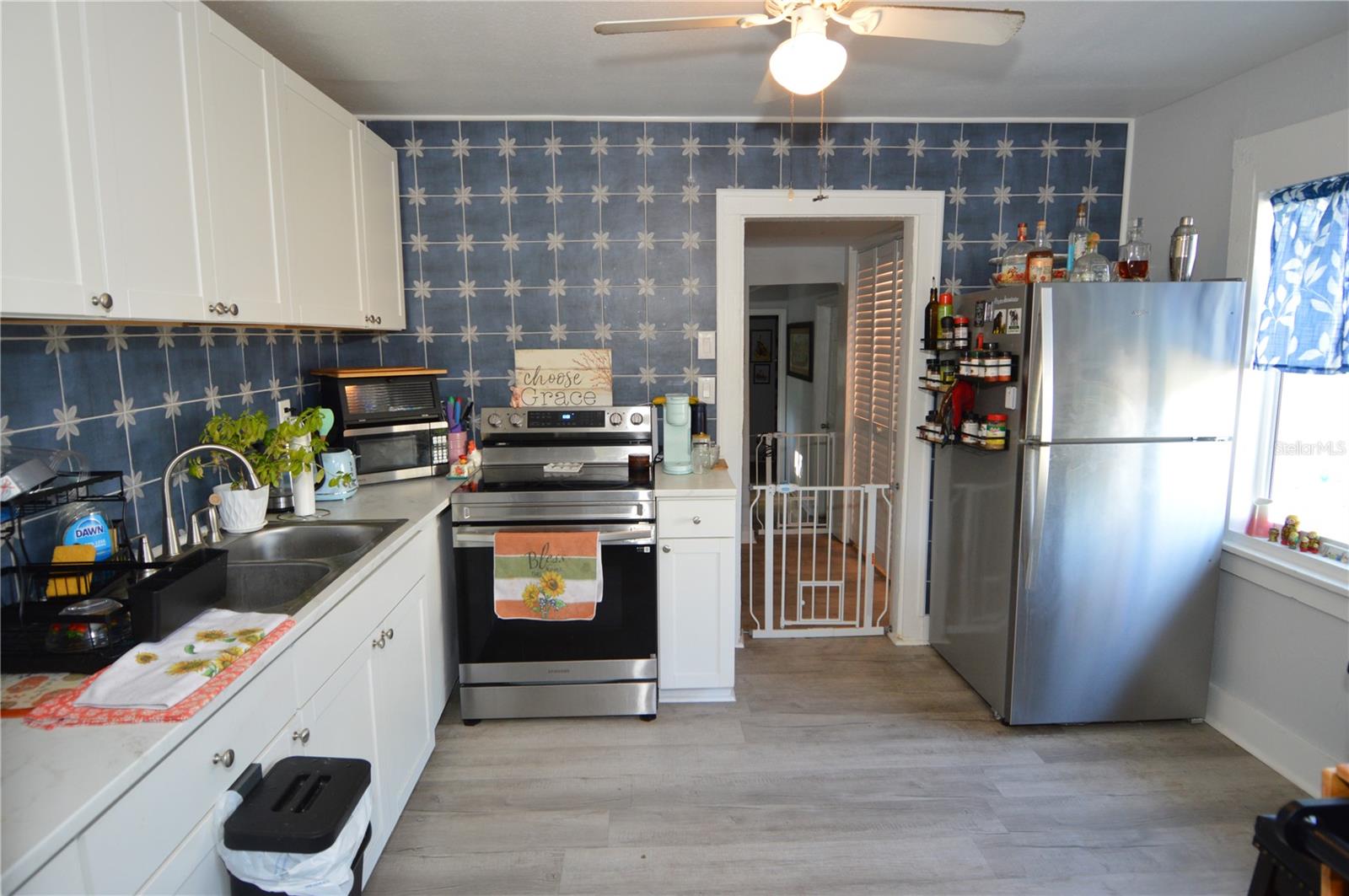 Image 6 of 49 For 2852 60th Avenue N