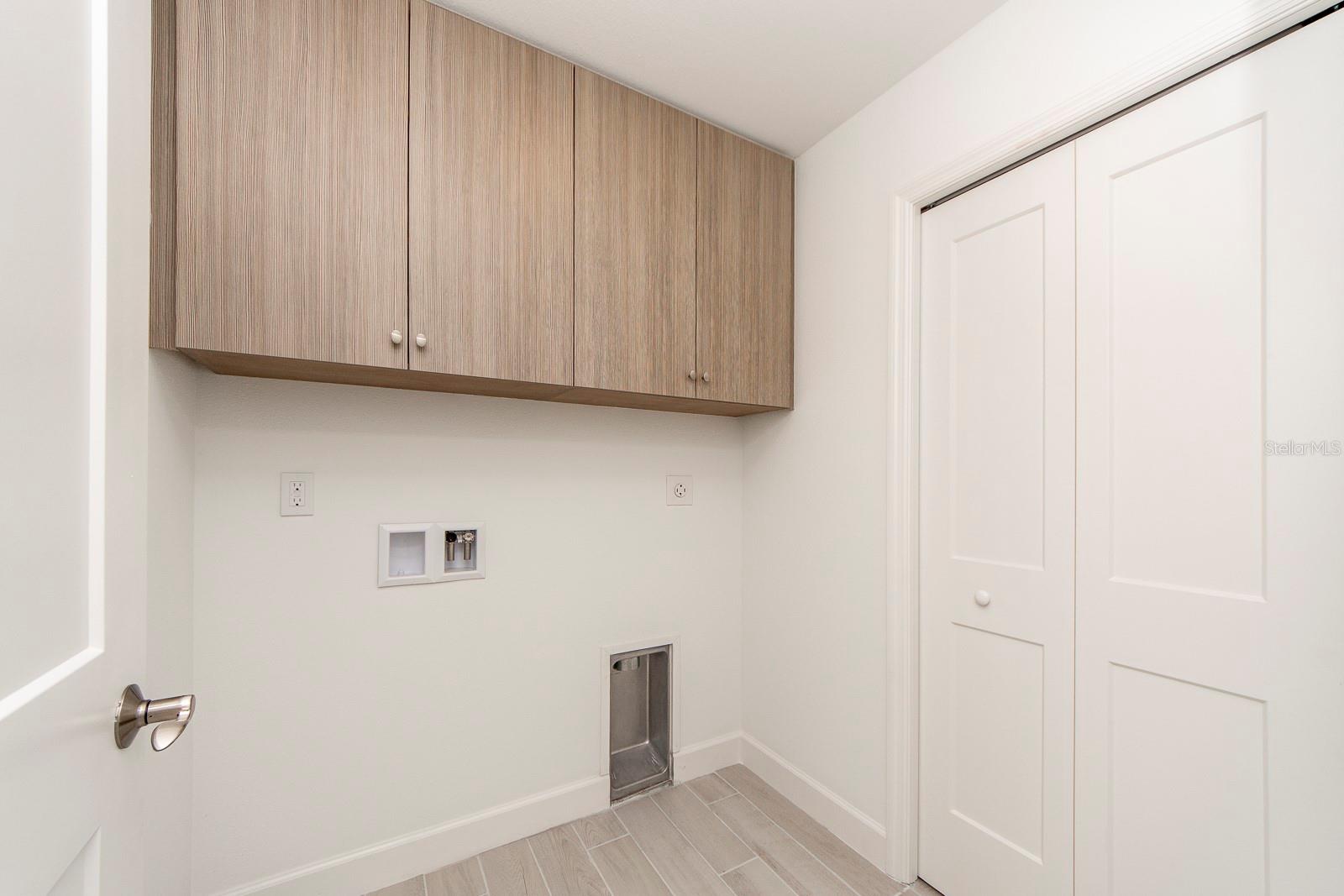 Image 20 of 30 For 125 Island Way 504