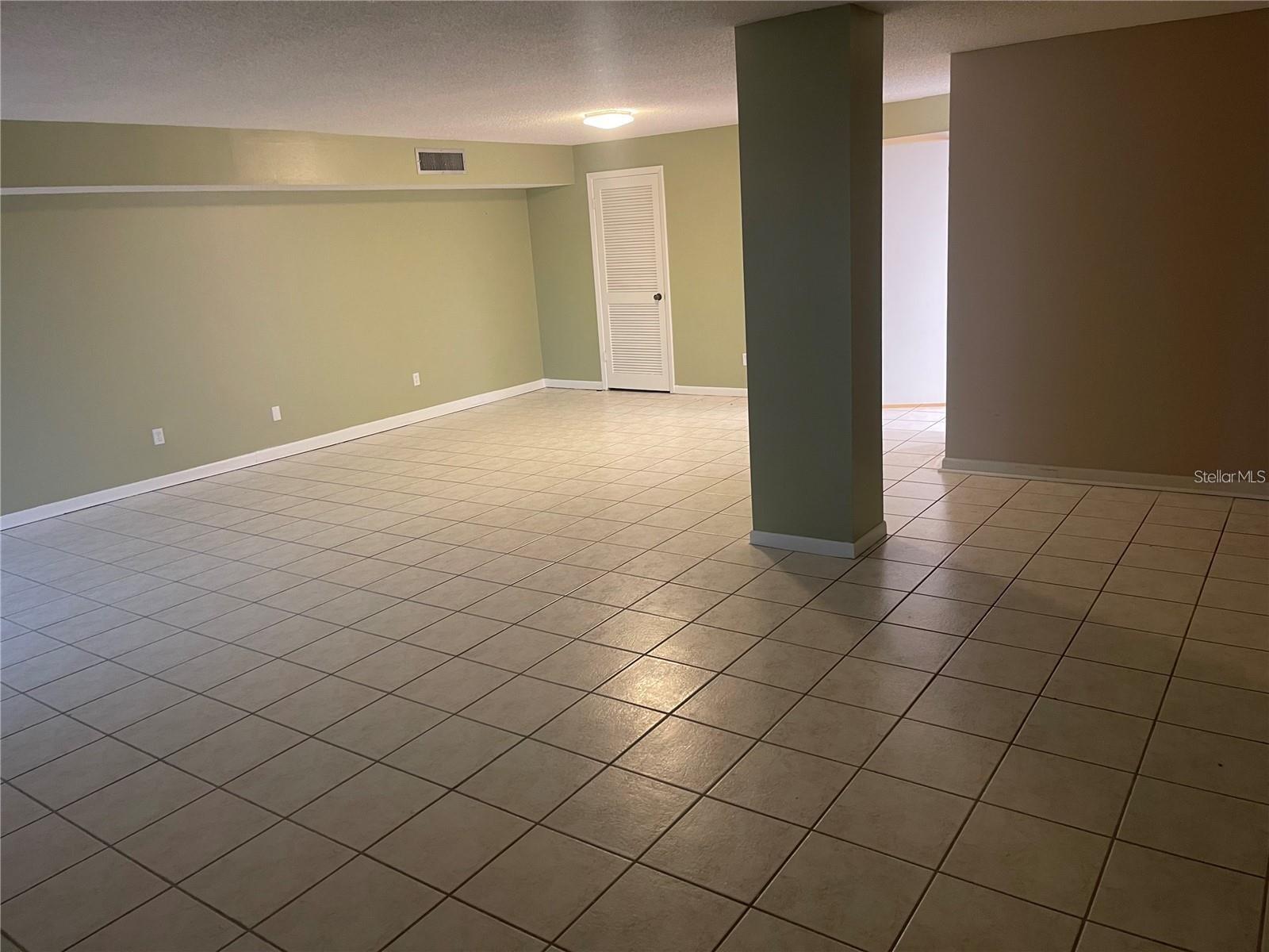 Image 11 of 32 For 851 Bayway Boulevard 103