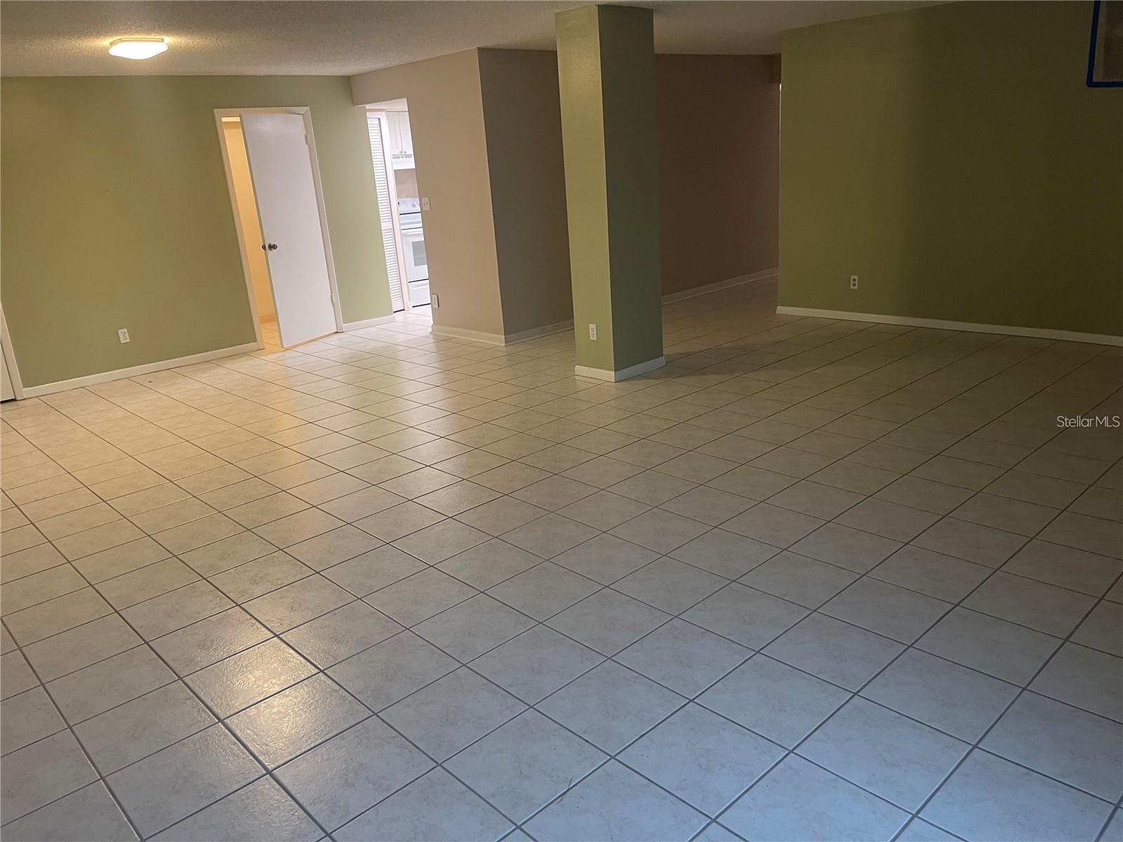 Image 12 of 32 For 851 Bayway Boulevard 103